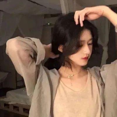 推动摇篮的手